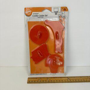 Vtg 1996 Sealed Wilton Basketball Plastic Cookie Cutter Set Decor Prop Orange